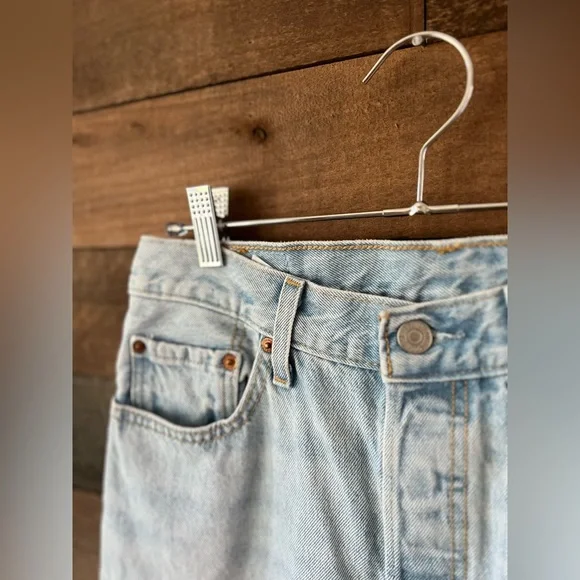 Levi’s 501® 150th Anniversary Light Wash Jeans – Floral Patched Knee – W28 L30 - Picture 6 of 15